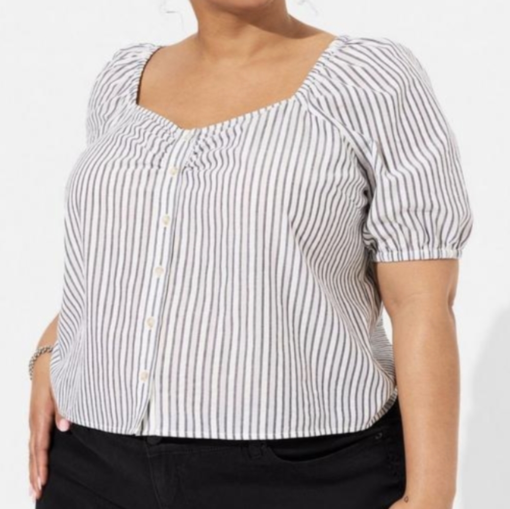 Seersucker Button Front Crop Top